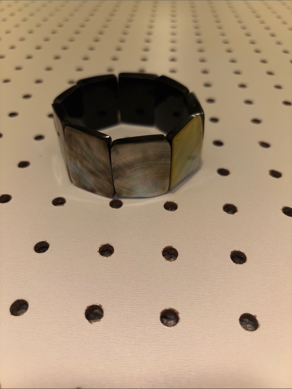 Iridescent Mother-of-Pearl Stretch Bracelet in Black and Neutral Sheen